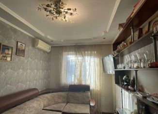 Продам 3-комнатную квартиру, 60 м2, Краснодар, улица Курчатова, 16, улица Курчатова