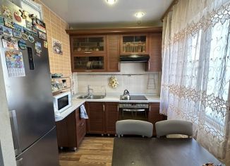 Трехкомнатная квартира на продажу, 62.3 м2, Усолье-Сибирское, улица Стопани, 85