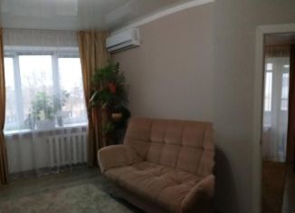 Продам 3-комнатную квартиру, 55 м2, Евпатория, улица Чапаева, 29