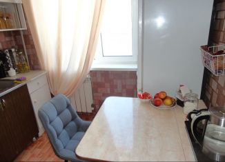 Трехкомнатная квартира на продажу, 56.8 м2, Барнаул, улица Георгия Исакова, 124