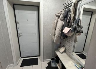 Продам 2-комнатную квартиру, 42.9 м2, Челябинск, улица 8 Марта, 10