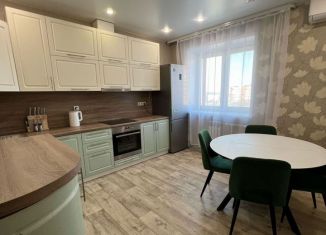 Продаю 3-ком. квартиру, 80 м2, Благовещенск, улица Пушкина, 89