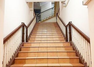 Продается 4-ком. квартира, 89.1 м2, Москва, Мансуровский переулок, 10с2, метро Кропоткинская