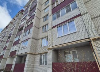 Продаю 3-комнатную квартиру, 115 м2, Черкесск, улица Космонавтов, 100А/1