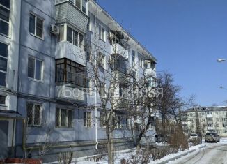 Продаю 2-ком. квартиру, 42 м2, Волгоградская область, улица Губкина, 3А