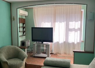 Продаю 3-ком. квартиру, 70.6 м2, Феодосия, улица Челнокова, 106