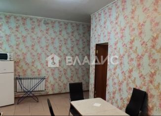 Сдается в аренду трехкомнатная квартира, 70 м2, Волгоград, проспект Маршала Жукова, 45