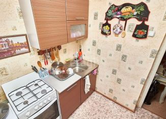 Продается 1-комнатная квартира, 30 м2, Тюмень, улица Парфёнова, 22