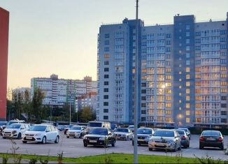 Продажа трехкомнатной квартиры, 72.3 м2, Тюмень, Центральный округ, улица Ветеранов Труда, 9Ак4