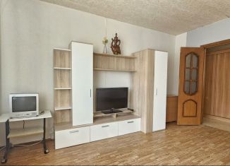 Сдается двухкомнатная квартира, 52 м2, Чебоксары, улица Энтузиастов, 38/8