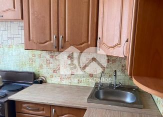 Продается 1-комнатная квартира, 32 м2, Новосибирск, улица Петухова, 138, Кировский район