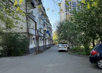 Продаю 3-ком. квартиру, 58 м2, Краснодар, Красная улица, 163, Западный округ