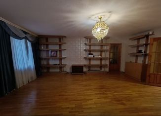 Сдаю в аренду 3-ком. квартиру, 120 м2, Сыктывкар, улица Свободы, 25