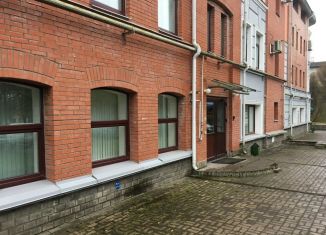 Сдаю в аренду торговую площадь, 75 м2, Псков, Советская набережная, 6