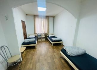 Сдается в аренду 4-комнатная квартира, 100 м2, Свердловская область, улица Герцена, 21А
