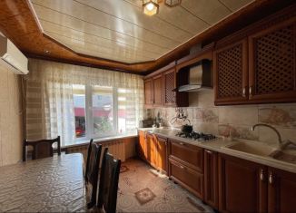 Продаю дом, 90 м2, Нальчик, улица Горького, 29, район Центр