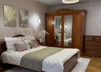 Продажа 2-ком. квартиры, 90 м2, Чувашия, улица Пирогова