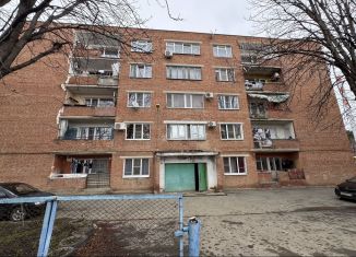 Продам комнату, 13 м2, Армавир, улица Матвеева, 151