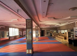 Сдам в аренду помещение свободного назначения, 250 м2, Грозный, улица Алексеева, 183, Байсангуровский район