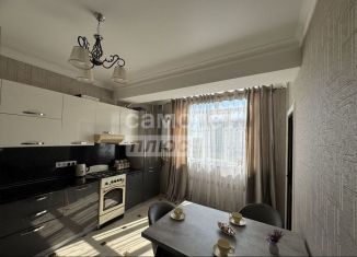 Продаю 1-комнатную квартиру, 60 м2, Дербент, улица Сальмана, 85А