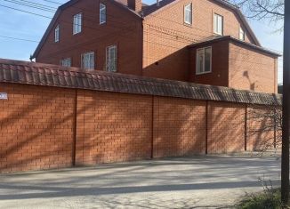 Продам дом, 475 м2, Кизляр, улица Лермонтова, 36/1