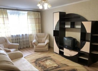 Продам 4-ком. квартиру, 75 м2, Симферополь, улица Крымских Партизан, 4