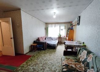 Продается двухкомнатная квартира, 43.8 м2, Балашов, улица Энтузиастов, 20