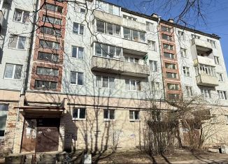 Продажа 3-ком. квартиры, 61 м2, Кингисепп, улица Воровского, 22