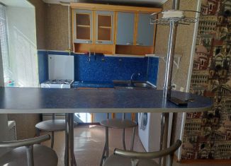 Сдам в аренду 2-ком. квартиру, 44 м2, Курган, улица Томина, 82