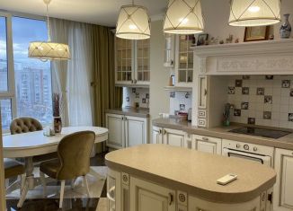 Сдам трехкомнатную квартиру, 118 м2, Краснодар, Зиповская улица, 11, микрорайон ЗИП