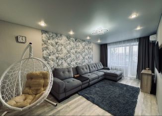 Продаю 3-ком. квартиру, 58 м2, Бирск, Интернациональная улица, 118