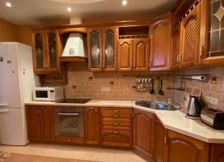 Сдаю в аренду 3-комнатную квартиру, 94 м2, Калужская область, улица Гагарина, 5