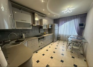 Сдача в аренду 3-комнатной квартиры, 82 м2, Щербинка, Первомайская улица, 3к2