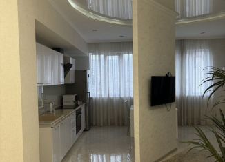 Сдается в аренду трехкомнатная квартира, 74 м2, Сочи, Параллельная улица, 9лит1, микрорайон Завокзальный