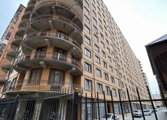 Продаю 3-ком. квартиру, 110 м2, Махачкала, Гапцахская улица, 10