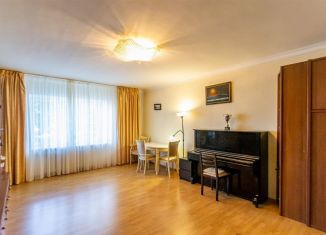 Продам 3-ком. квартиру, 120 м2, Краснодар, улица имени Тургенева, 17, микрорайон Кожзавод