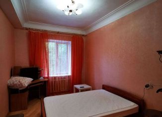 Сдается в аренду 3-комнатная квартира, 72 м2, Новочеркасск, улица Просвещения, 133