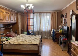 4-комнатная квартира на продажу, 82 м2, Екатеринбург, улица Энгельса, 11, улица Энгельса