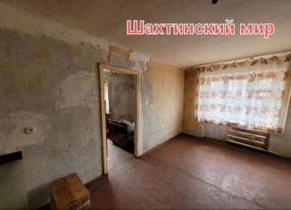 Продам 2-комнатную квартиру, 421 м2, Зверево, улица Космонавтов, 18