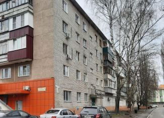 Продаю 3-ком. квартиру, 61 м2, Курчатов, Коммунистический проспект, 11