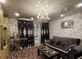 Продается четырехкомнатная квартира, 78 м2, Карачаевск, улица Мира, 32