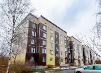 Сдается в аренду трехкомнатная квартира, 71.9 м2, городской посёлок Ульяновка, улица Калинина