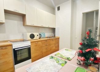 Сдаю 1-ком. квартиру, 36 м2, Казань, Комсомольская улица, 2, Кировский район