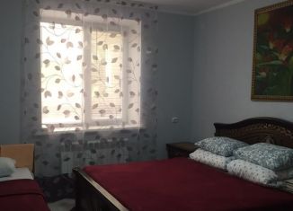 Аренда 3-комнатной квартиры, 100 м2, Калмыкия, улица Юрия Клыкова, 77В