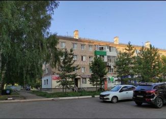 Продажа 2-ком. квартиры, 46 м2, посёлок городского типа Чишмы, Строительная улица, 7