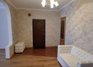 Сдается двухкомнатная квартира, 92 м2, Челябинская область, проспект Ленина, 135