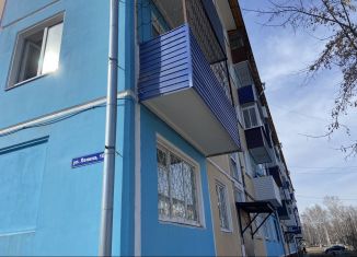 Продается однокомнатная квартира, 30.4 м2, Усолье-Сибирское, улица Ленина, 105