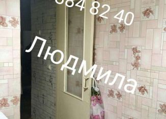 Продаю 2-ком. квартиру, 40 м2, Карпинск, улица Мира, 68