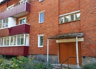 Продажа 3-комнатной квартиры, 69 м2, Камбарка, улица Сосновый Бор, 1