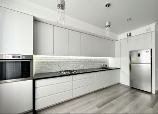 Продам 3-ком. квартиру, 86 м2, посёлок Пригородный, ЖК Белый остров, Центральная улица, 1Б